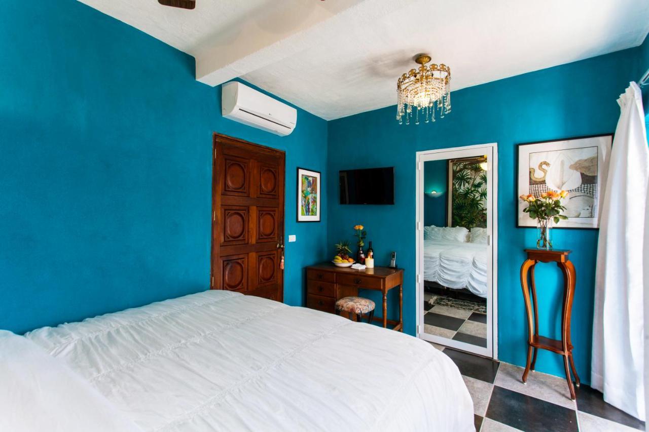 Garlands Del Rio Riverside Boutique Hotel Puerto Vallarta Bilik gambar